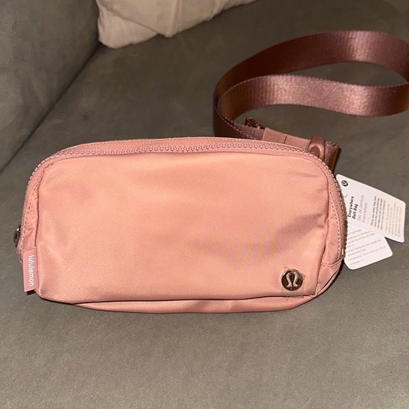 Lululemon Pink Pastel Everywhere Belt Bag 1L - SOLD OUT ON WEBSITE - Picture 9 of 14